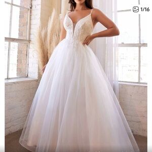 LaDivine White Ball Gown Full Wedding Dress *hemmed to 5’3*